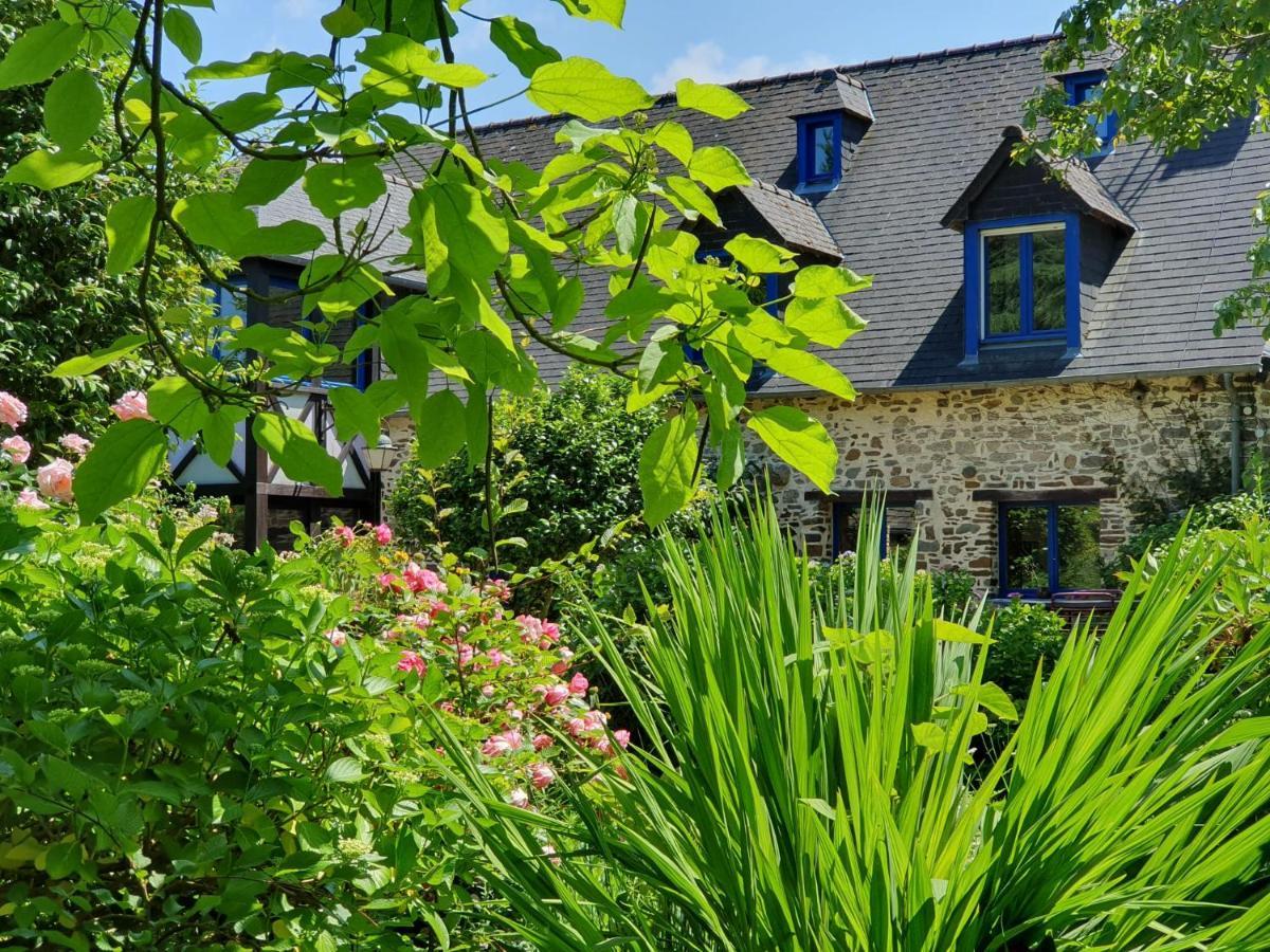 Grande maison en pierre, calme, jardin arboré. Roz-Landrieux Exterior foto